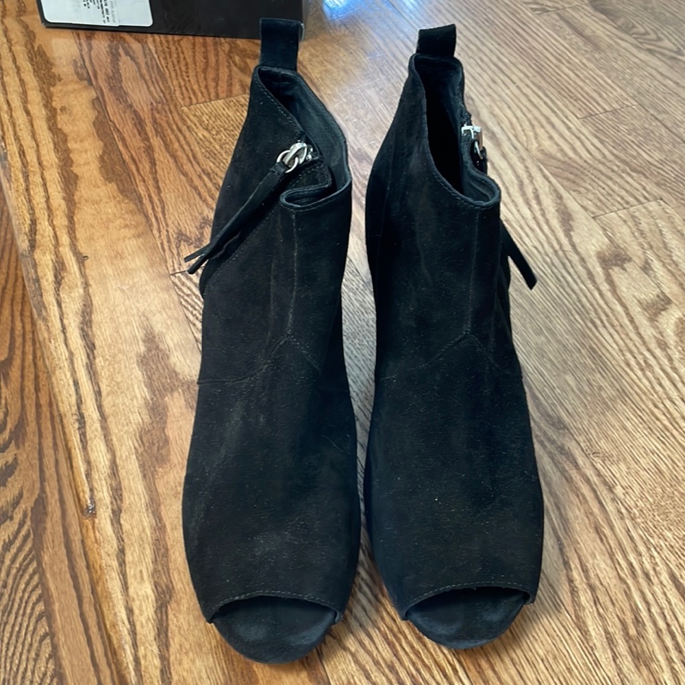 Dolce Vita Black Wedges